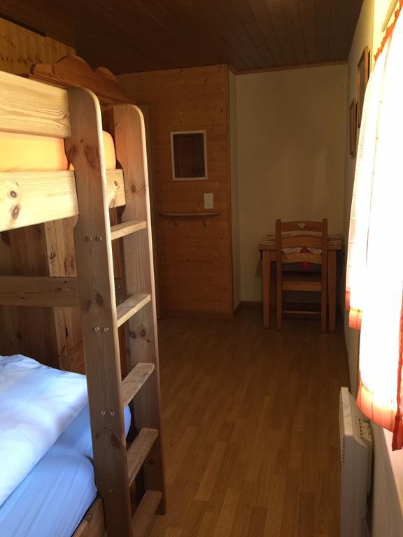 Le Central - Chambres D'Hote Grone Bilik gambar